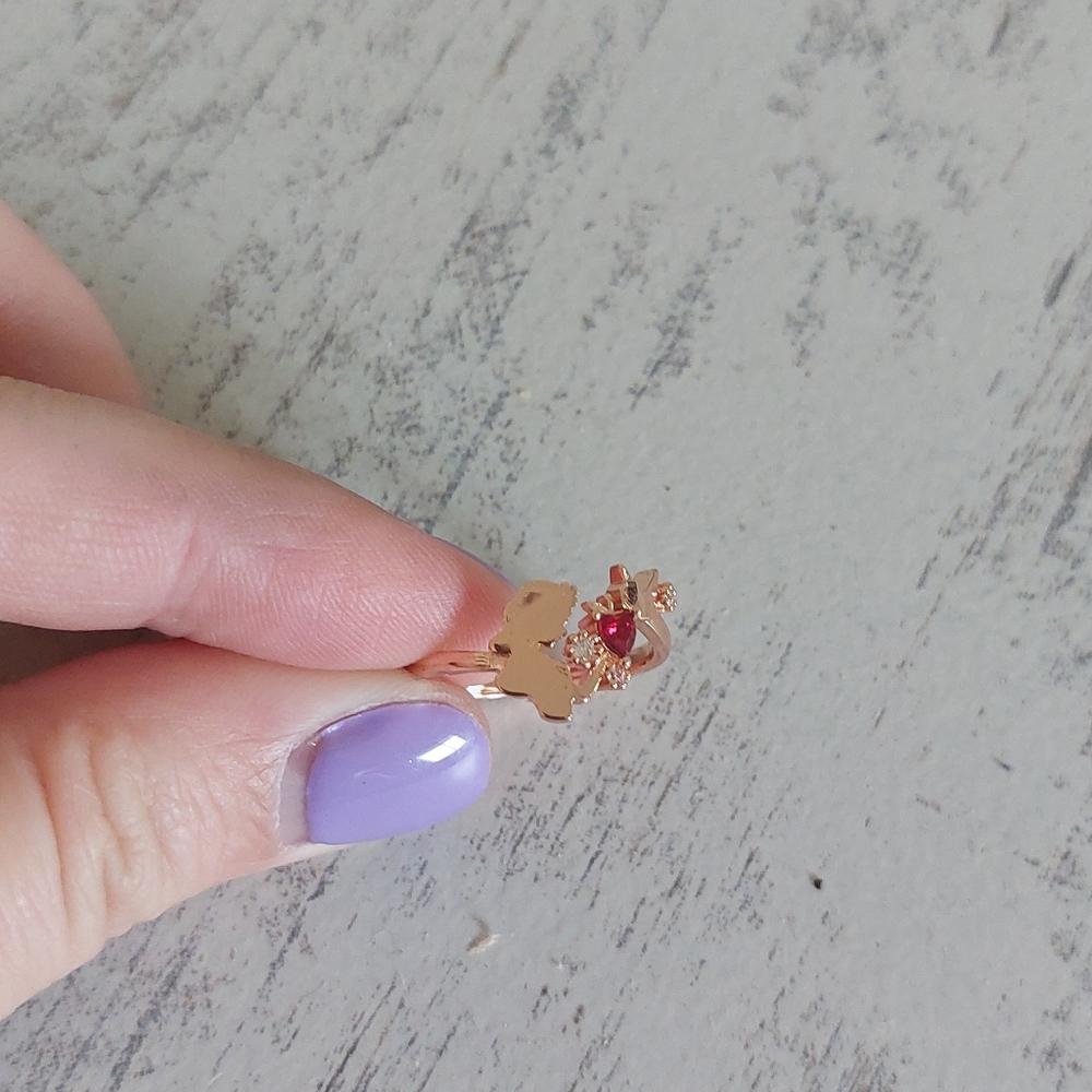 Charmed Aroma Snow White Ring